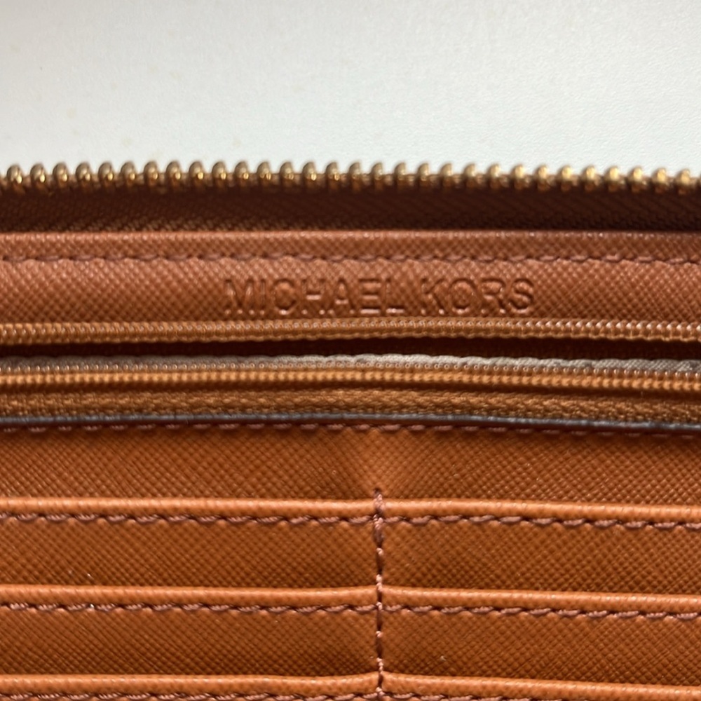 Michael Kors Ziparound Nylon Olive Green Wallet - Picture 7 of 8